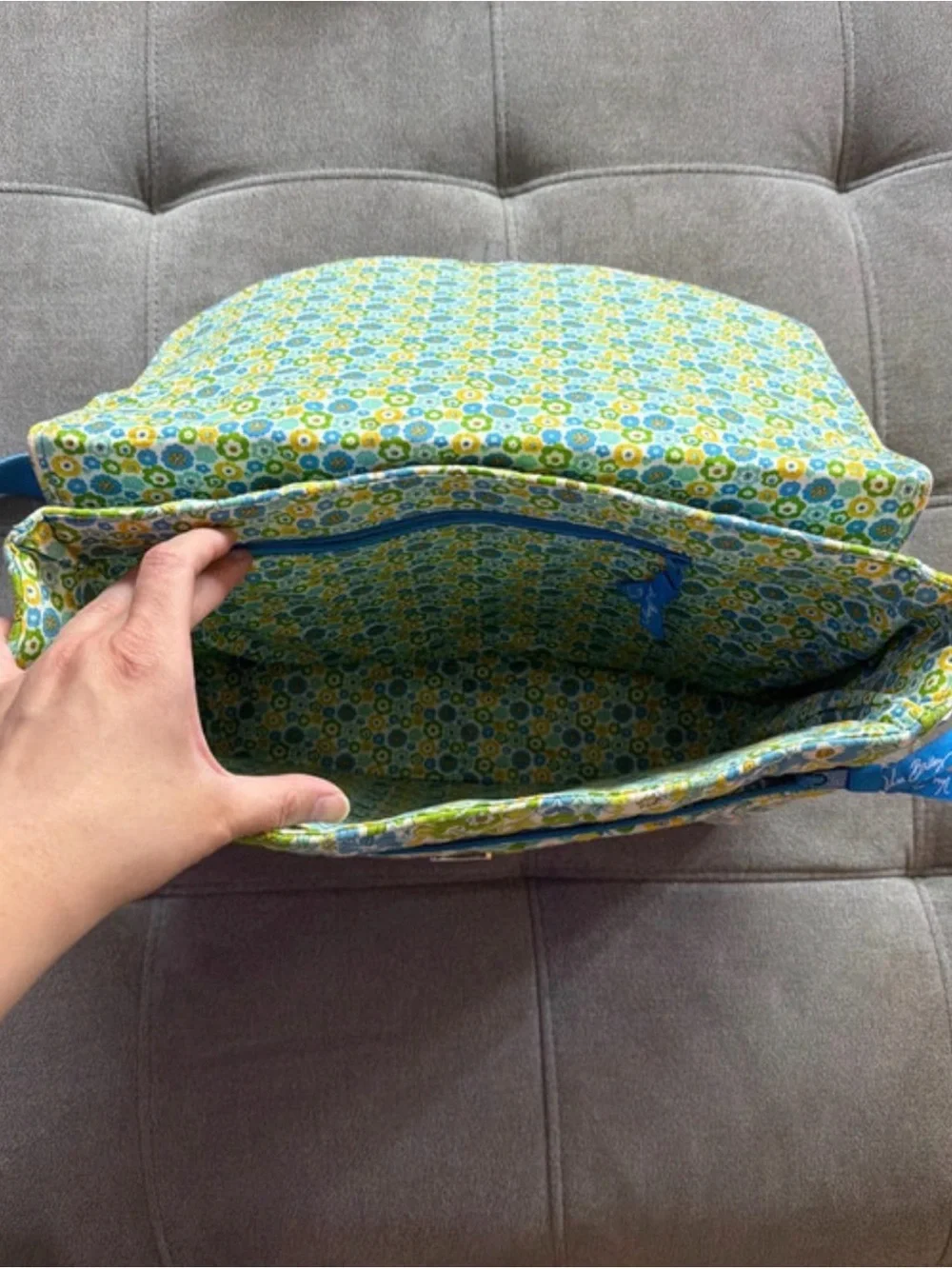 Quilted Floral Laptop Crossbody Bag in Blue & Green